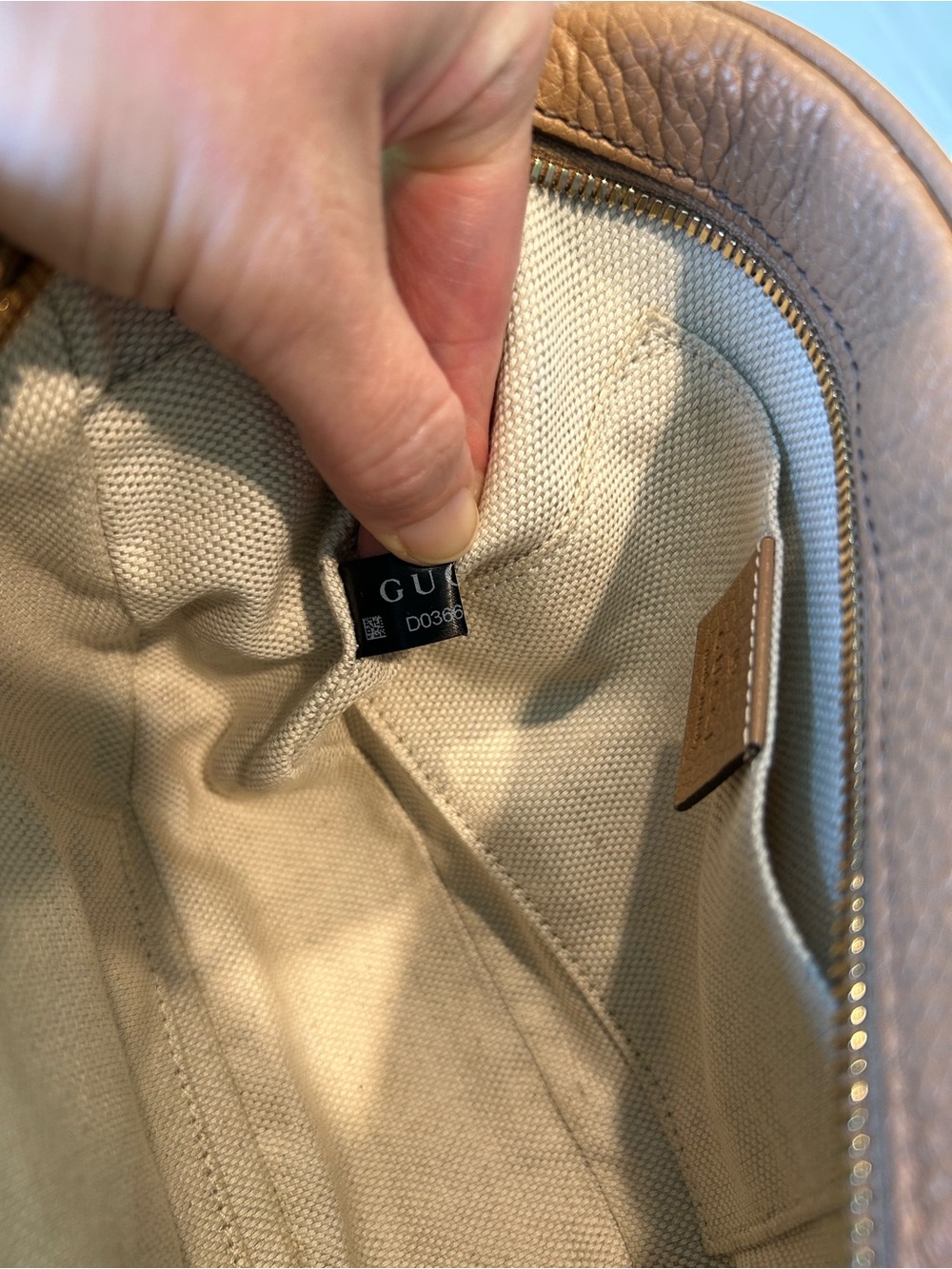 Gucci Beige Pebbled Leather Disco Crossbody with Tassel - Picture 10 of 11